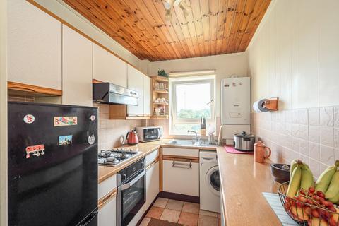 8/3 Ferry Road Drive, Edinburgh, EH4 4BN