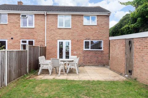 38 Crown Drive, Bishops Cleeve, Cheltenham, GL52 8AZ