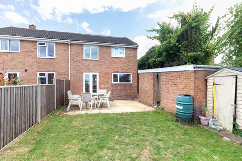 38 Crown Drive, Bishops Cleeve, Cheltenham, GL52 8AZ
