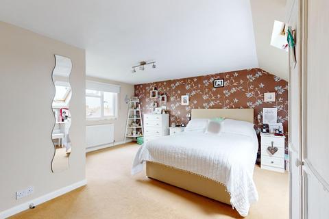 10 Central Avenue, Gravesend, DA12 5AD
