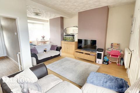 3 bedroom end of terrace house for sale, Waunfach Street, Caerphilly