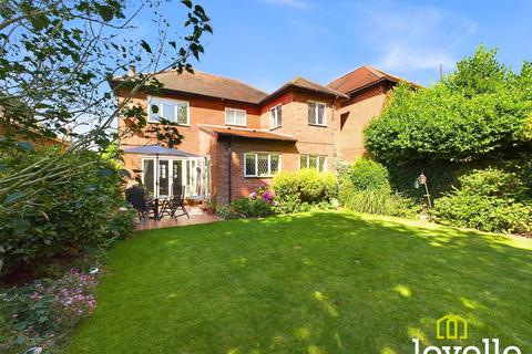 5 bedroom detached house for sale, The Paddock, East Riding of Yorkshire HU16