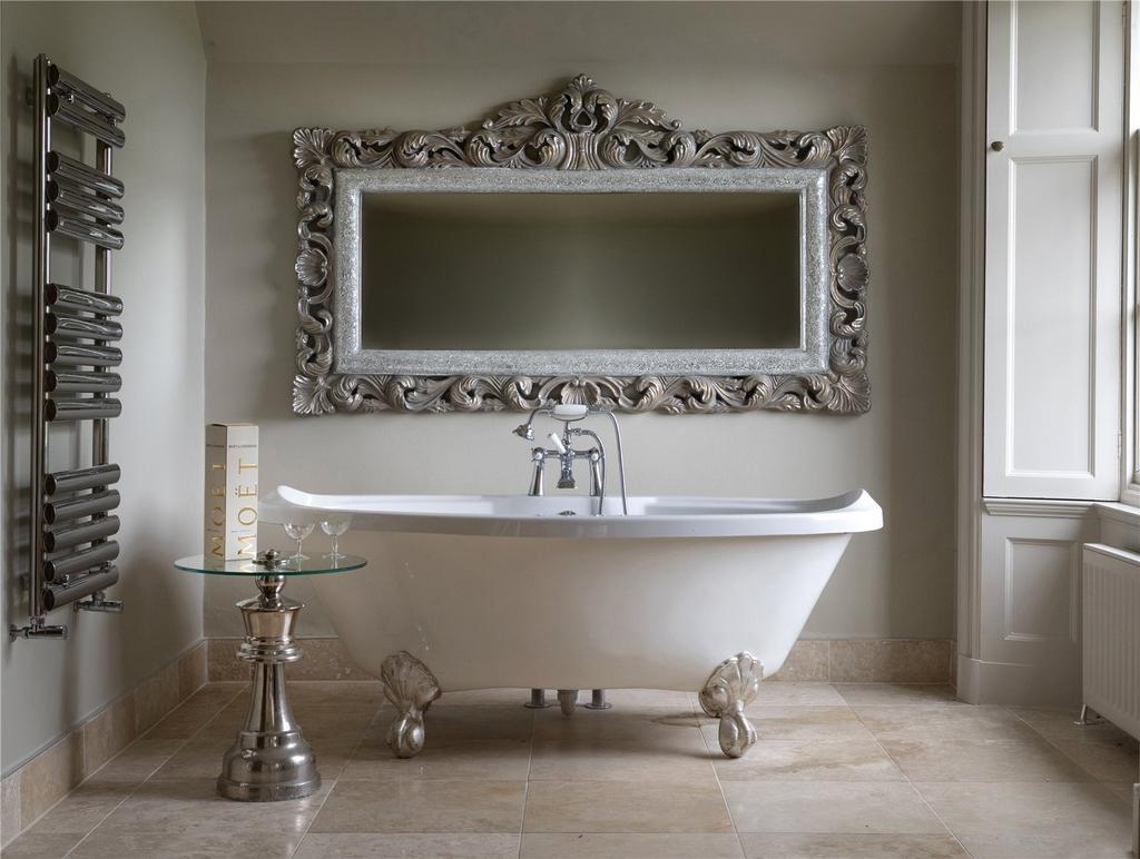 En-Suite Bathroom