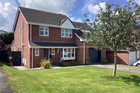 3 bedroom detached house for sale, Gwel Y Llan, Llandegfan