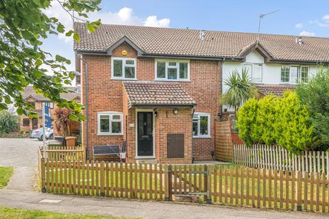 32 Chatfield Drive, Guildford, GU4 7XP
