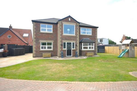 4 bedroom detached house for sale, Victoria Close, Thorne, Doncaster