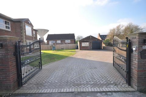 4 bedroom detached house for sale, Victoria Close, Thorne, Doncaster