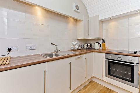 59/3 Rose Street, EH2 2NH