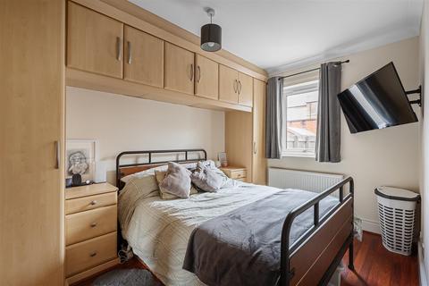 2 bedroom apartment for sale, Eliot Court, Fulford, York  YO10 4LP