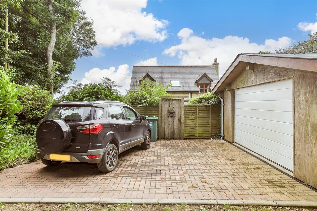 Driveway/Parking