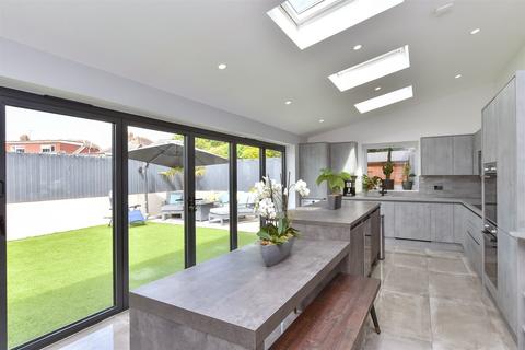 5 bedroom detached house for sale, Millyard Crescent, Woodingdean, Brighton, East Sussex