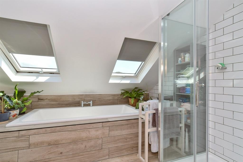 En Suite Bathroom