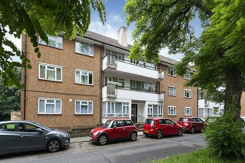 2 bedroom flat for sale, Regents Court, Stonegrove, Edgware HA8