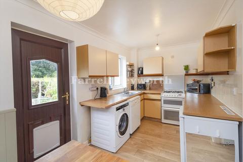 2 Glebe Close, Burton, Carnforth, LA6 1PL