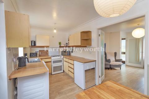 2 Glebe Close, Burton, Carnforth, LA6 1PL