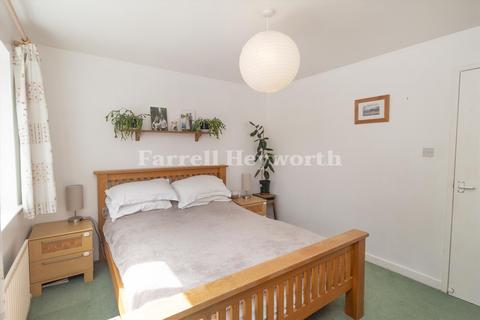 2 Glebe Close, Burton, Carnforth, LA6 1PL