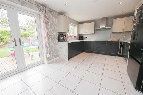 4 bedroom detached house for sale, Harpers Road, Lincoln