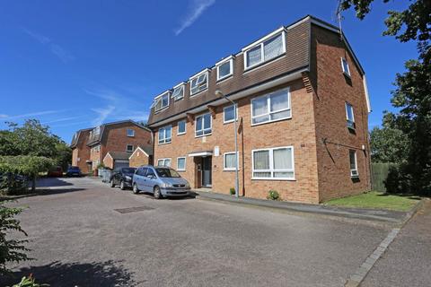 1 bedroom flat to rent, Bawdsey Avenue, Farmview Court, Ilford, IG2