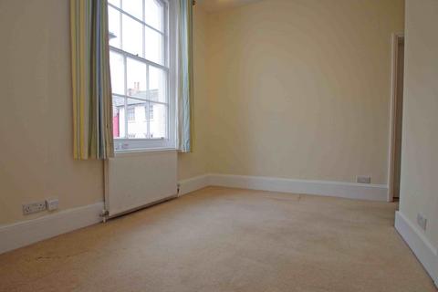 3 bedroom flat to rent, Castle Street