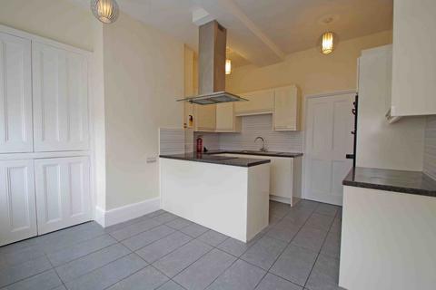 3 bedroom flat to rent, Castle Street