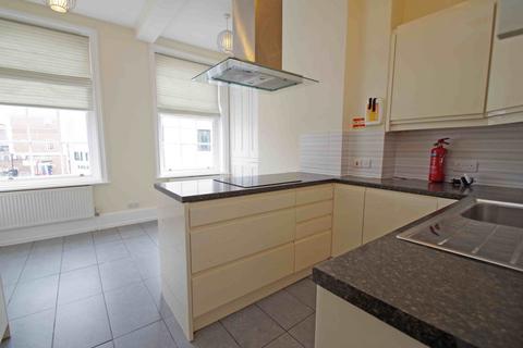 3 bedroom flat to rent, Castle Street