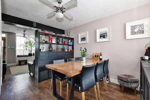 2 bedroom end of terrace house for sale, Oxford Street, Watford, Hertfordshire