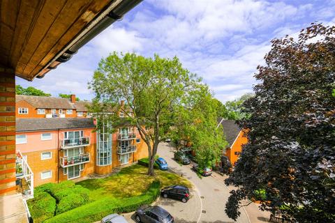 20 Clementine Walk, Woodford Green, IG8 9GT