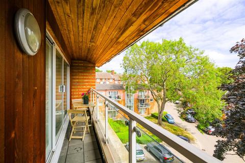 20 Clementine Walk, Woodford Green, IG8 9GT