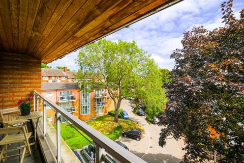 20 Clementine Walk, Woodford Green, IG8 9GT