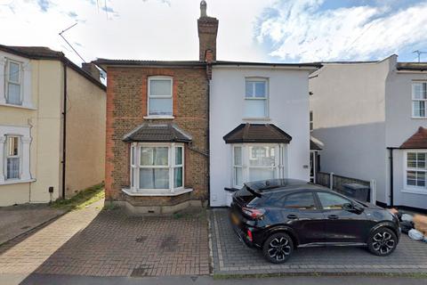 3 bedroom semi-detached house for sale, Brentwood Road, Romford