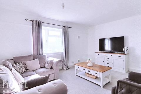 7 Spreckley Close, Henlow, SG16 6HY