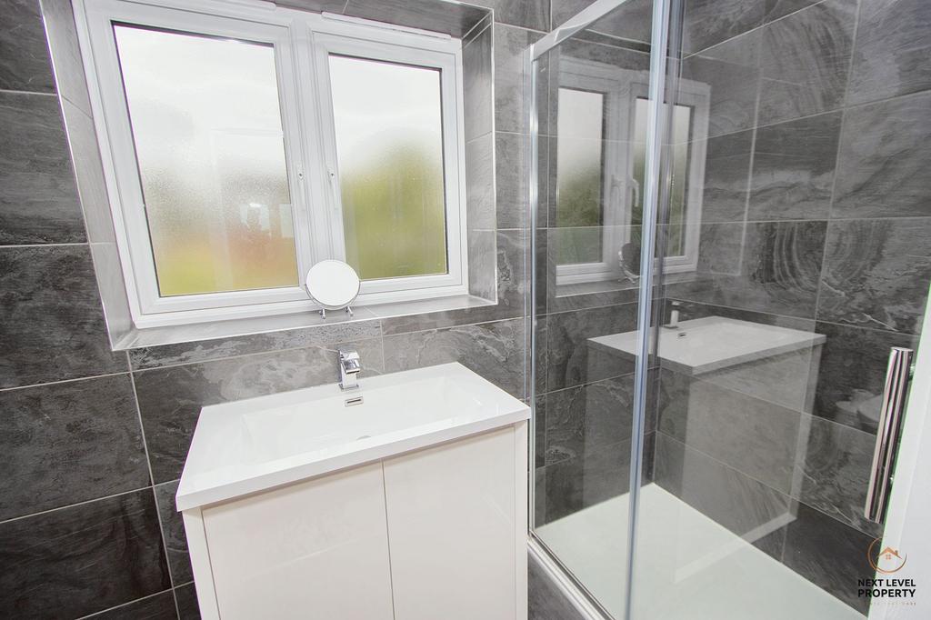 En Suite Shower Room