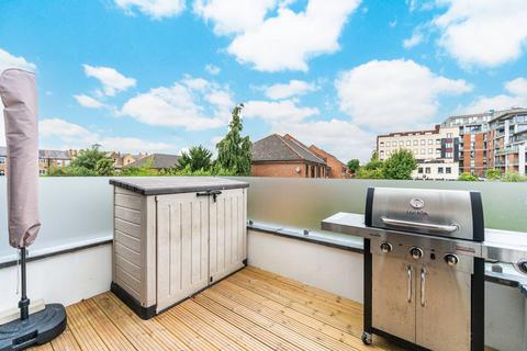 3 bedroom maisonette for sale, Foxbourne Road, Balham, London, SW17