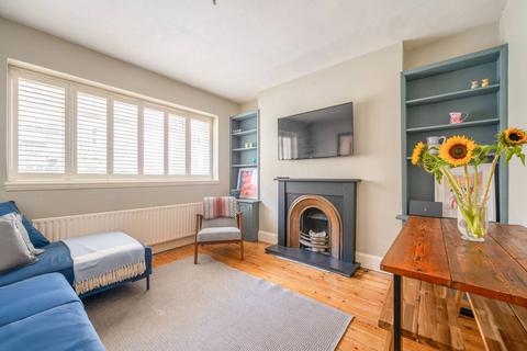 2 bedroom flat for sale, Poynders Court, Balham, London, SW4