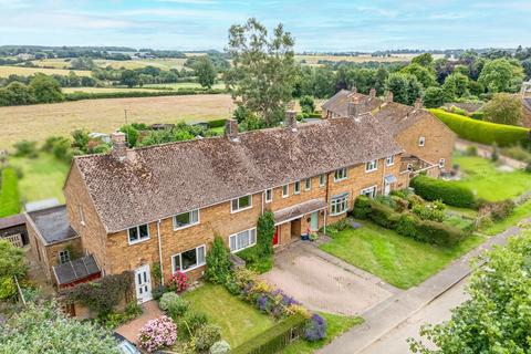 3 bedroom terraced house for sale, Draughton Road, Northampton NN6