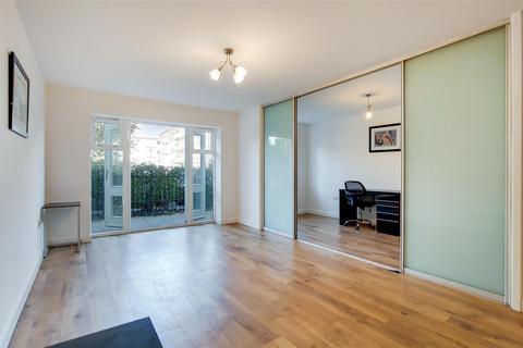 3 bedroom apartment for sale, Park Lodge Avenue, West Drayton UB7