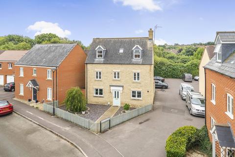 5 bedroom detached house for sale, WINTERBOURNE ROAD, SWINDON SN25