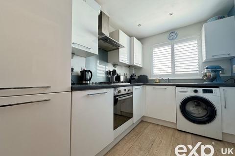 15 Crossfield Walk, Snodland, ME6 5SE