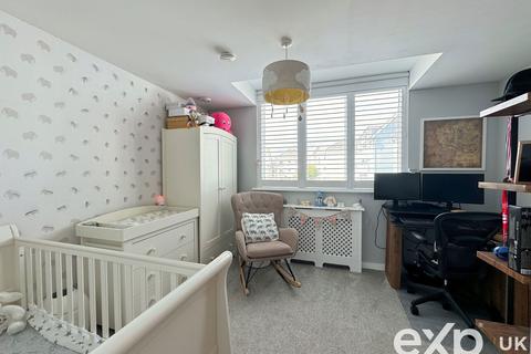 15 Crossfield Walk, Snodland, ME6 5SE