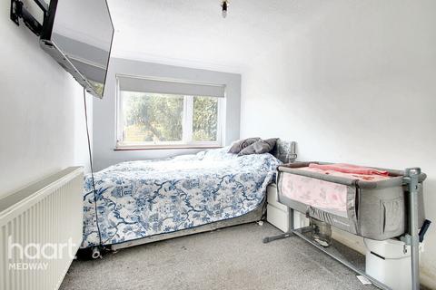 192 Avery Way, Allhallows, Rochester, ME3 9QJ