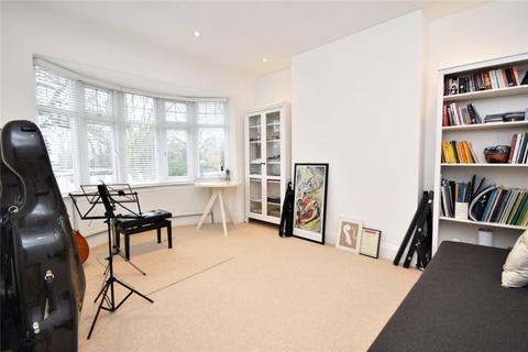 235 Baring Road, London, SE12 0PZ