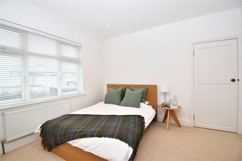 235 Baring Road, London, SE12 0PZ