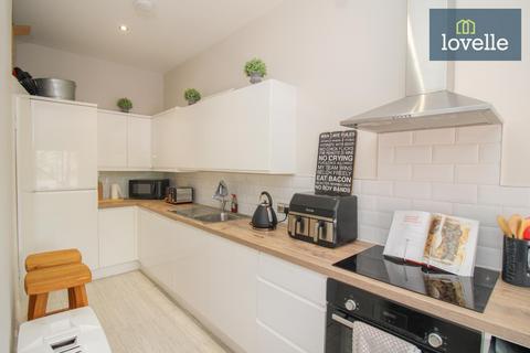 2 bedroom flat for sale, Welholme Avenue, Grimsby DN32