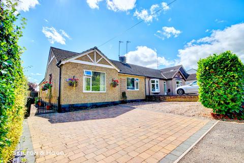 4 bedroom semi-detached bungalow for sale, Crick Road, Rugby CV21