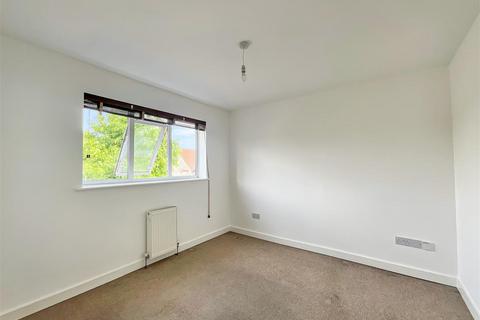 26 Birkdale, Warmley, Bristol, BS30 8GH