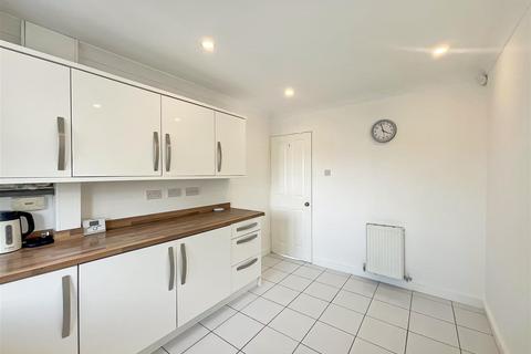 26 Birkdale, Warmley, Bristol, BS30 8GH