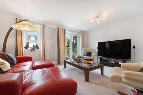 3 bedroom end of terrace house for sale, Brook Avenue, Ascot