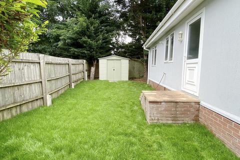 2 bedroom park home for sale, Ringwood Road St Ives, Dorset BH24 2NW