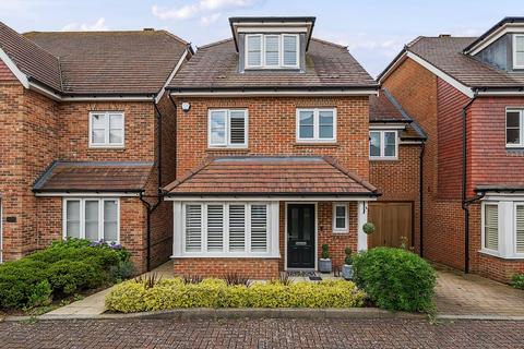 4 bedroom detached house for sale, Willow Mews, Caterham CR3