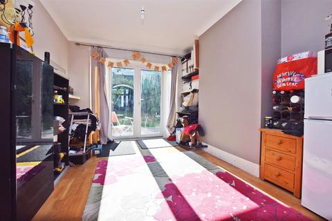 3 bedroom semi-detached house for sale, Marshall Road, Gillingham